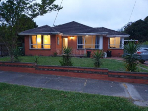 Homestay near Dandenong Plaza